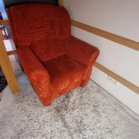 Schnuckeliges Mit Arbeitsplatz Und Gartenblick Проживание в семье Альтенштадт