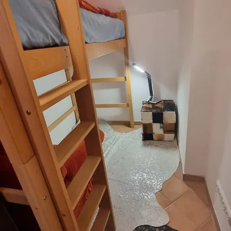 Homestay Schnuckeliges Mit Hochbett Und Arbeitsplatz *